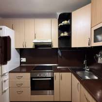 Кухня с бытовой техникой, в Мурманске