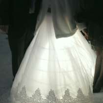 Свадебное платье, шубку, сапожки, в Магнитогорске