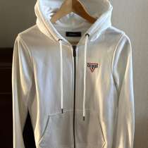 Зипка guess, в Омске