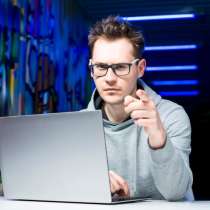 Специалист по приложениям, в Москве