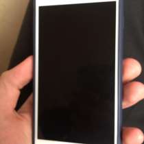 IPhone 8+, в Москве