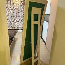 Продается роскошное зеркало с лампами. Идеальное состояние!, в Владивостоке