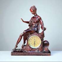 Новые интерьерные настрльнвн часы «Дама на отдыхе», в Екатеринбурге