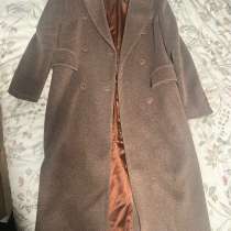Пальто демисезонное, подходит так же и на зиму, в Пятигорске