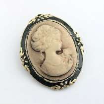 Брошку новую, в Омске