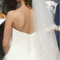Романтичное свадебное платье (А-силуэт), в Москве