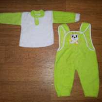 Зеленый пушистый костюм на 2-4 месяца, в Иркутске