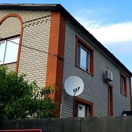 Дача луганск. Флигель в луганске. Кв ватутина 33 луганск. Флигель в луганске. Красивые дома луганска.