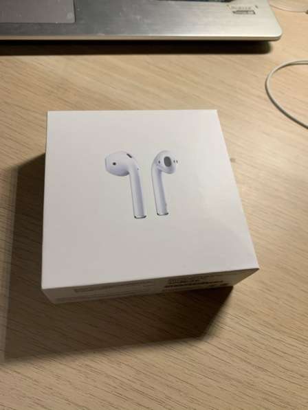 AirPods 2 в Санкт-Петербурге фото 3