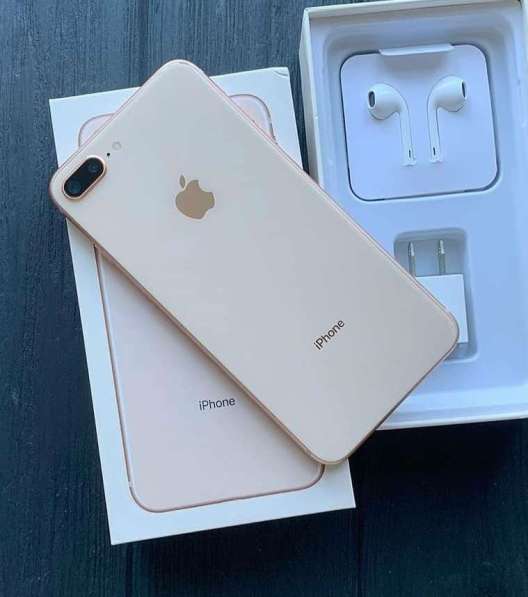 IPhone 8 на 64ГБ белый отличное состояние