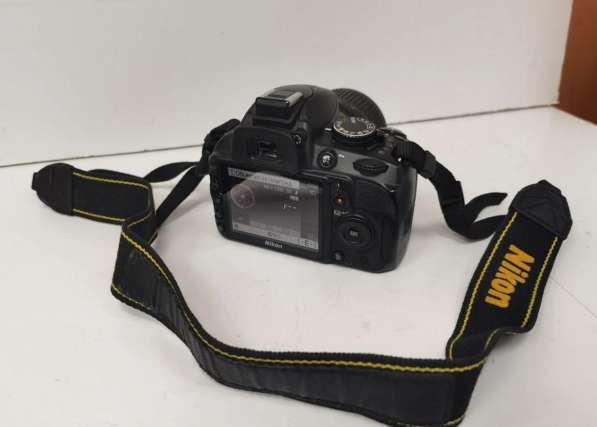 Фотоаппарат зеркальный Nikon D3100 в фото 3