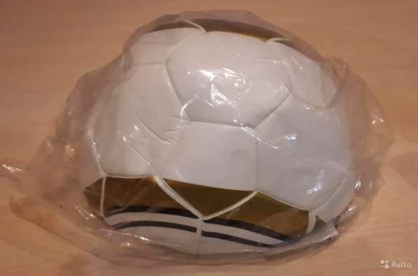 Футбольный мяч новый в упаковке