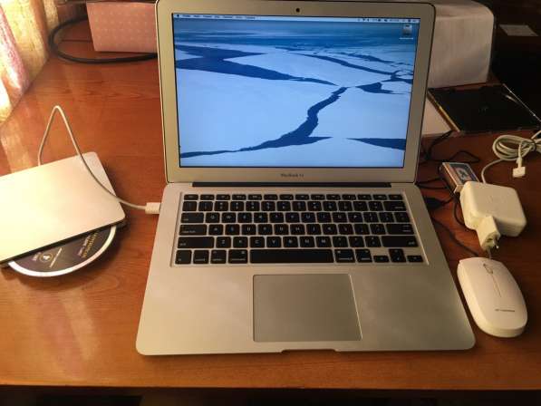 Продам MacBook Air 13 (США)