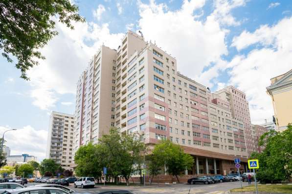 Сдается четырехкомнатная квартира в центре Москвы