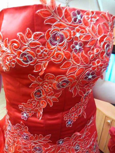Свадебное красное платье в Волоколамске