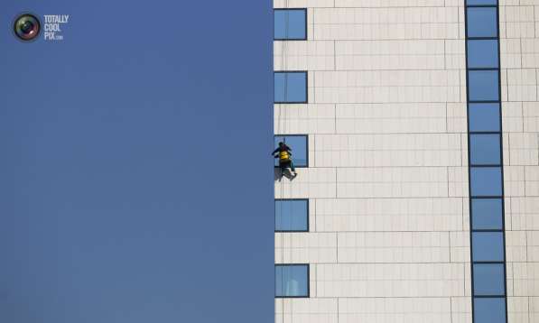 Мойка окон и балконов методом промышленного альпинизма!!! в Челябинске фото 12