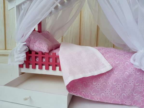 Кровать-домик для куклы. Лучшая игрушка в подарок девочке в Новосибирске фото 3