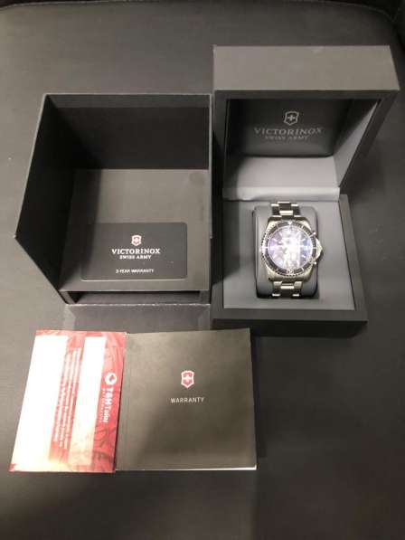 Продам швейцарские часы Victorinox 241689 оригинал
