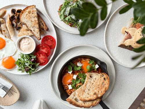 Требуется официант в семейное Кафе