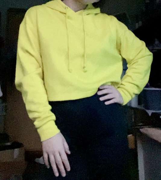 Женский желтый укороченный свитшот 44 в Ставрополе фото 6