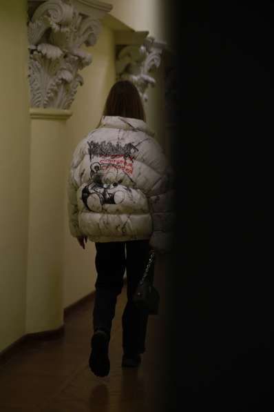 Продам зимнюю стильную куртку в Орске