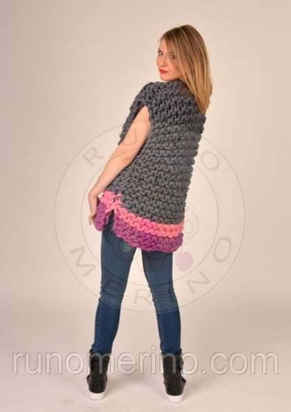 Жилетка из толстой пряжи в фото 5