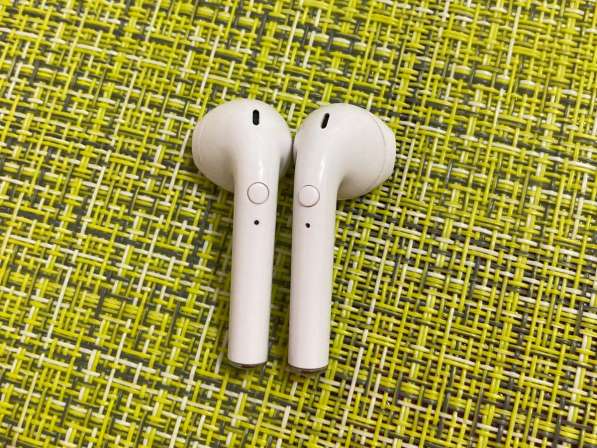 Apple AirPods Б/У в Москве