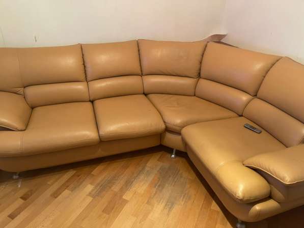 Продаю диван угловой