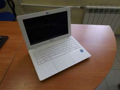 ноутбук Asus x200ca