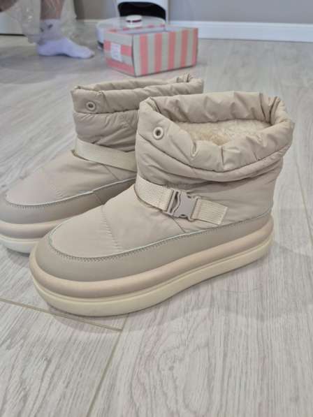 Продам угги новые