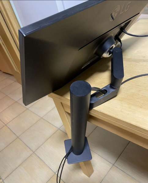 Монитор LG 27UN880-B в Москве