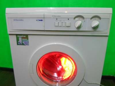 стиральную машину Electrolux