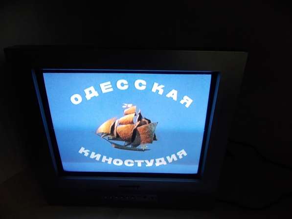 DVD плеер Izumi DV20D112KB в Санкт-Петербурге фото 4