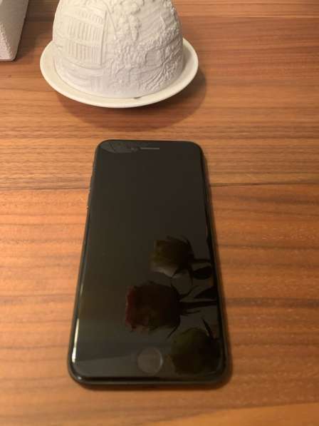 IPhone 8 64 ГБ чёрный