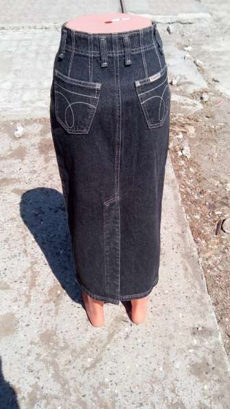 Новая джинсовая юбка на пуговицах серого цвета 26 размера в Пятигорске фото 4