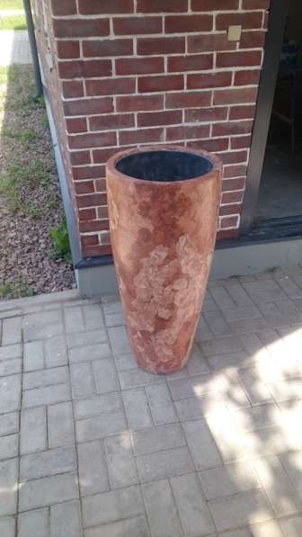 Напольная ваза из искусственного мрамора