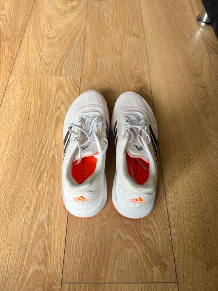 Кроссовки Adidas в Сочи