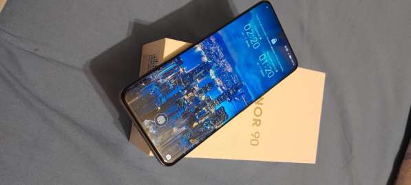 Honor 90