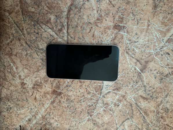 Продаю iPhone 13 128гб в Новосибирске