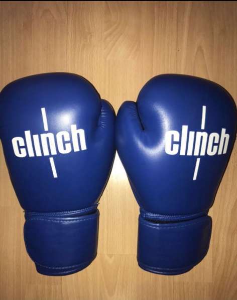 Перчатки боксерские clinch 10 oz