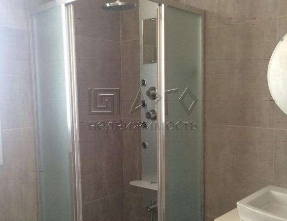 Сдам однокомнатную квартиру в Санкт-Петербурге. Жилая площадь 40 кв.м. Этаж 4. Есть балкон.