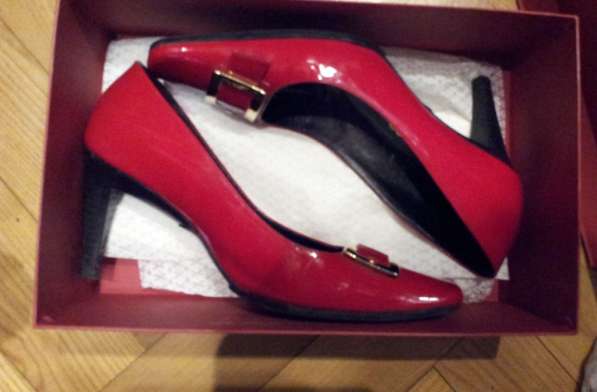 Красные лакированные туфли Эскада ESCADA на 5 см каблуке 37р в Москве