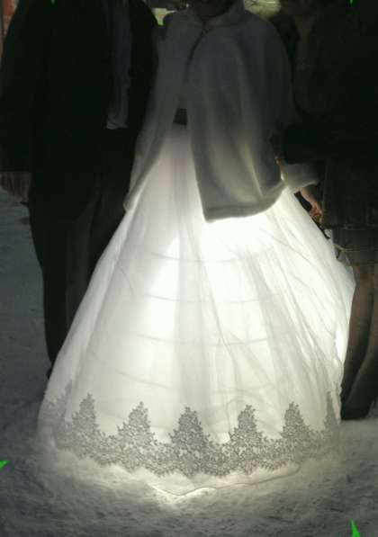 Свадебное платье, шубку, сапожки