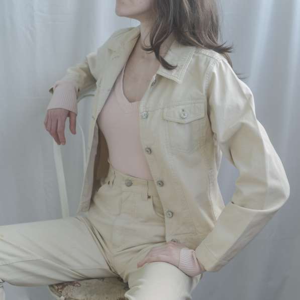 Джинсовая куртка бежевая женская винтажная, размер 40-42