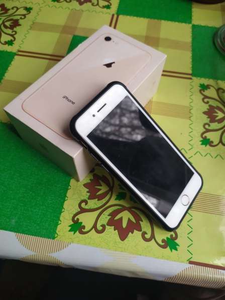 Продам iPhone 8 64 GB