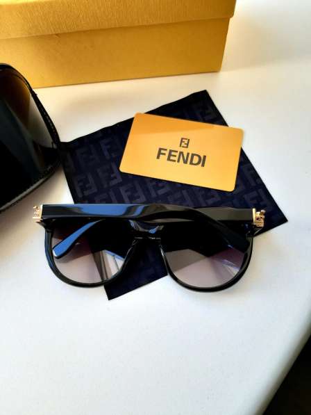 Новые солнцезащитные очки Fendi в Санкт-Петербурге фото 5