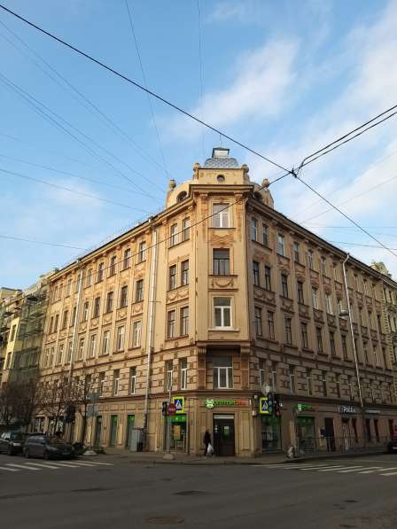 Продам 4 комнатную квартиру в Снкт-Петербурге