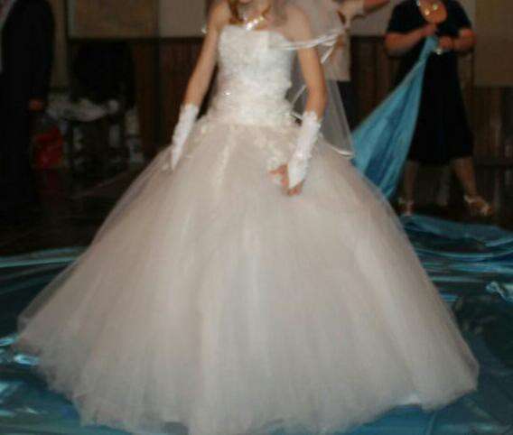 Шикарное свадебное платье в фото 3