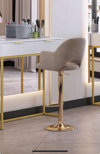 Мебель с салона в Москве