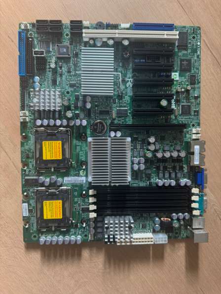 Серверная материнская плата supermicro X7DWE